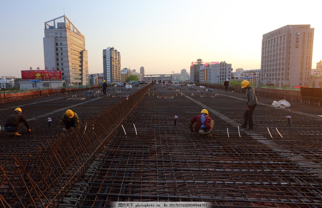 建筑工地工人施工图 建设工程施工的视觉化指挥棒